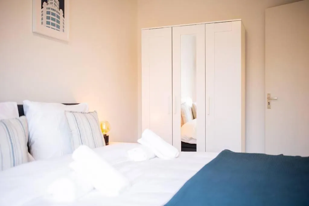 Magnificent Two Bedroom Apartment - Sd23M Eindhoven Países Baixos
